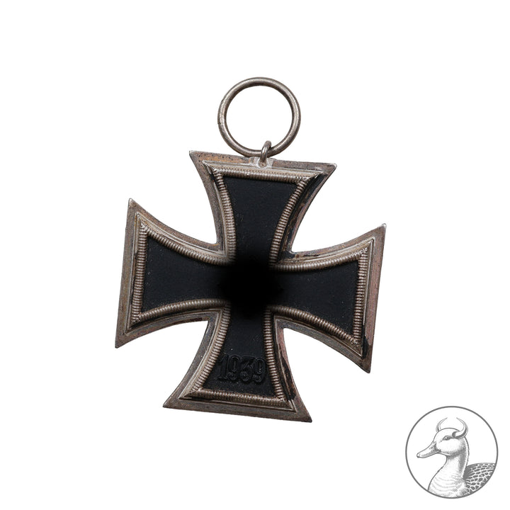 Orden Eisernes Kreuz 2. Klasse EK II 2. Weltkrieg 1939&nbsp;

Authentisches Sammlerstück aus dem Zeitraum des Zweiten Weltkrieges. Eisernes Kreuz zweiter Klasse ohne Hersteller im sehr schönen Zustand.