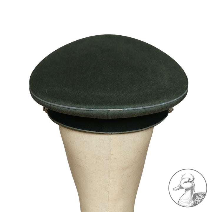 Originale Offiziers-Schirmmütze der Wehrmacht (Heer) Transporttruppe – Hersteller Erel, Berlin

Authentisches und seltenes Sammlerstück aus dem Zeitraum des Dritten Reiches, gefertigt vom renommierten Hersteller Erel (Robert Lubstein, Berlin). Offizier Transporttruppe