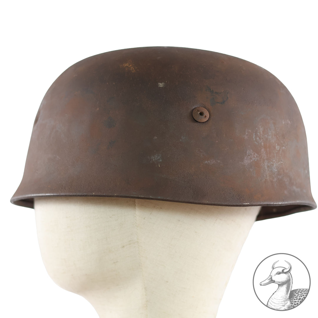 Original Helmglocke Fallschirmjäger

Authentisches und seltenes Sammlerstück aus dem Zeitraum des Dritten Reiches.

Gute Substanz mit Resten der Originalfarbe. ;Hersteller: CKL 64 (Eisenhüttenwerke Thale)
Lotnummer: nicht mehr lesbar