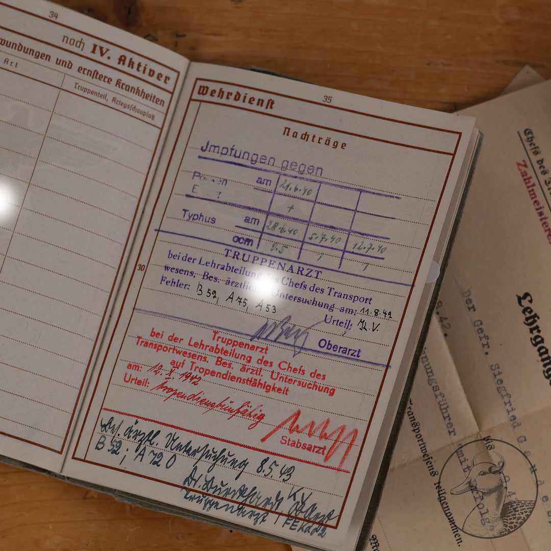 Originaler Wehrpass eines Angehörigen des Strafbataillons 999(Strafdivision). Bandenkampf in Griechenland.

Authentisches und seltenes Zeitdokument aus dem Zeitraum des Dritten Reiches. Soldat war Zuchthauswärter und später Angehöriger des 999 Strafbataillons, welches sich zum großen Teil aus verurteilten Wehrmacht&nbsp; &nbsp;Angehörigen zusammensetzte. Einsätze erfolgten an der Ostfront und dem Balkan bis Griechenland. Seltenes&nbsp; Zeitdokument dieser Strafeinheit.