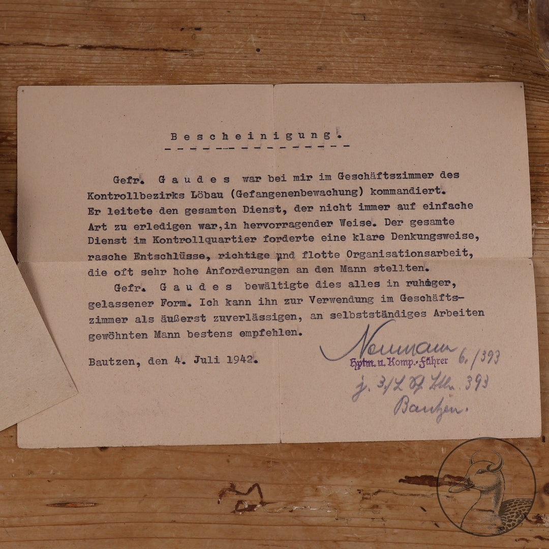 Originaler Wehrpass eines Angehörigen des Strafbataillons 999(Strafdivision). Bandenkampf in Griechenland.

Authentisches und seltenes Zeitdokument aus dem Zeitraum des Dritten Reiches. Soldat war Zuchthauswärter und später Angehöriger des 999 Strafbataillons, welches sich zum großen Teil aus verurteilten Wehrmacht&nbsp; &nbsp;Angehörigen zusammensetzte. Einsätze erfolgten an der Ostfront und dem Balkan bis Griechenland. Seltenes&nbsp; Zeitdokument dieser Strafeinheit.