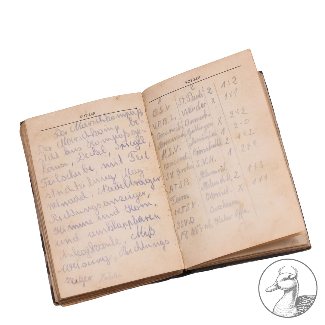 Kleiner Soldatenfreund Taschenkalender der SS Truppen aus dem Jahr 1944 vollständig erhalten teils beschriftet mit persönlichen Notizen mit Embleme der SS auf dem Einbund