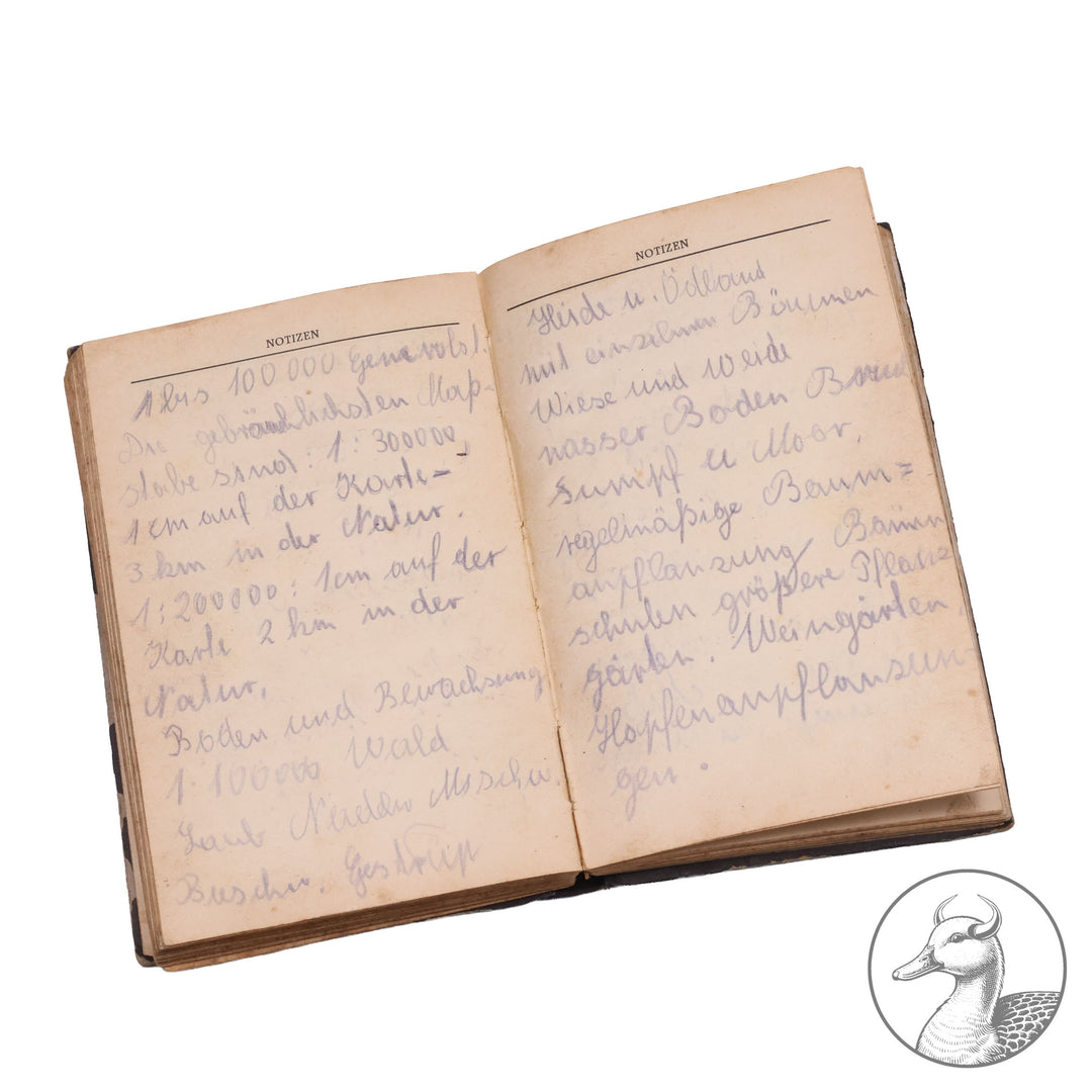 Kleiner Soldatenfreund Taschenkalender der SS Truppen aus dem Jahr 1944 vollständig erhalten teils beschriftet mit persönlichen Notizen mit Embleme der SS auf dem Einbund