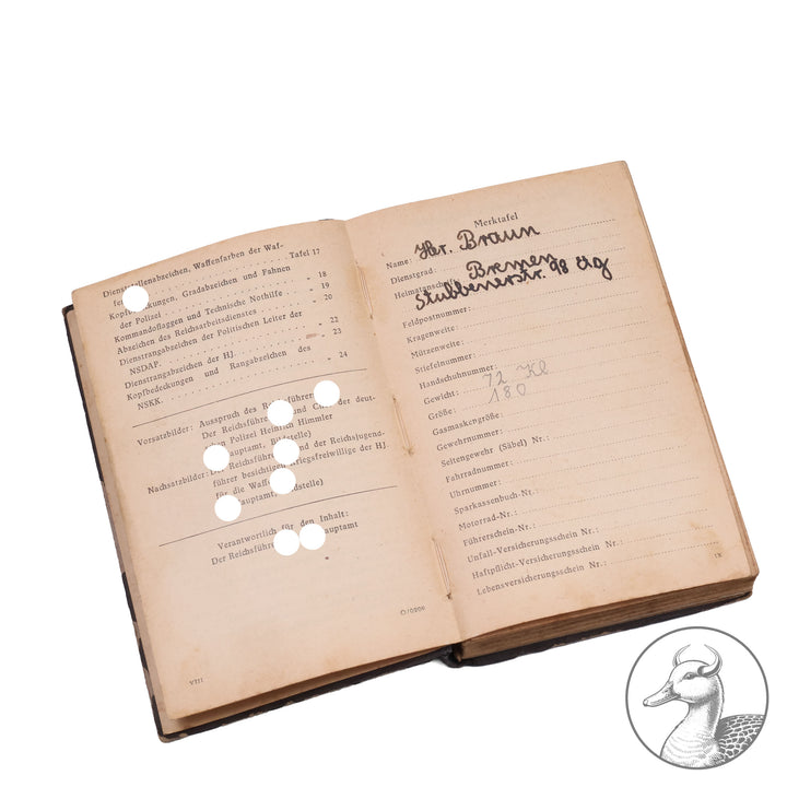 Kleiner Soldatenfreund Taschenkalender der SS Truppen aus dem Jahr 1944 vollständig erhalten teils beschriftet mit persönlichen Notizen mit Embleme der SS auf dem Einbund