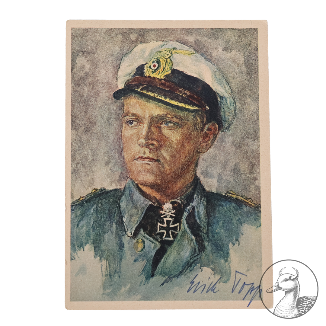 Originale Propagandakarte vom U-Boot Ass Top mit Nachkriegsautograph.

Authentisches und seltenes Zeitdokument aus dem Zeitraum des Dritten Reiches. Schwerterträger Topp versenkte als U-Boot-Kommandant; 32 Schiffe und gilt als einer der erfolgreichsten U-Boot Asse.