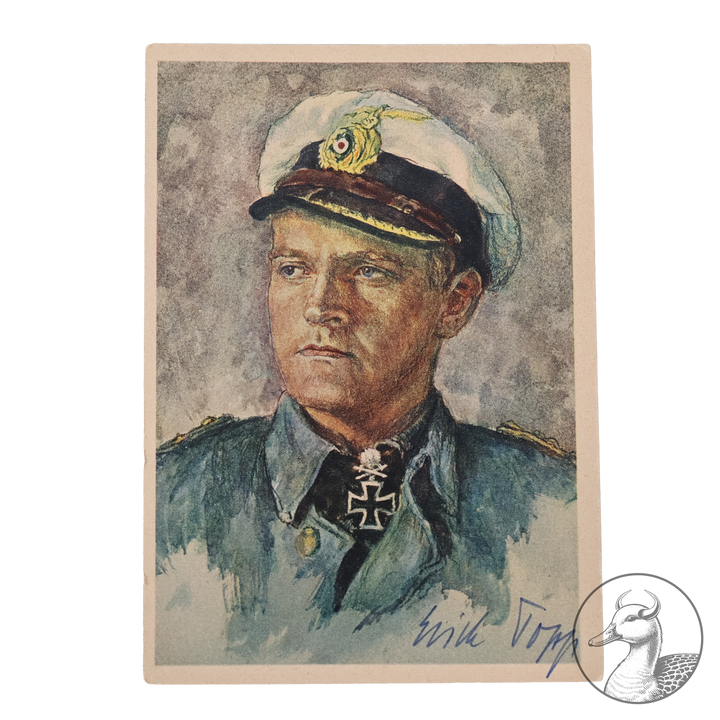 Originale Propagandakarte vom U-Boot Ass Top mit Nachkriegsautograph.

Authentisches und seltenes Zeitdokument aus dem Zeitraum des Dritten Reiches. Schwerterträger Topp versenkte als U-Boot-Kommandant; 32 Schiffe und gilt als einer der erfolgreichsten U-Boot Asse.
