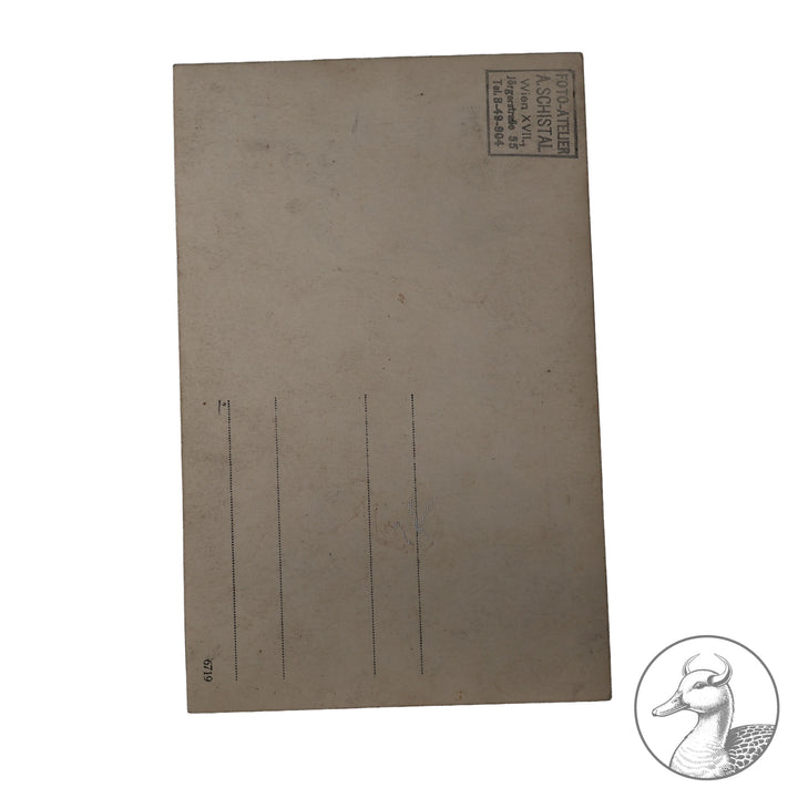 Originales Portrait Gauleiter Alfred Frauenfeld-Wien

Authentisches und seltenes Zeitdokument aus dem Zeitraum des Dritten Reiches. Sehr seltenes Studioportrait des Gauleiters Frauenfeld in früher Parteiuniform.

Alfred Frauenfeld(1898-1977) war Gauleiter der NSDAP in Wien und später im Verlauf des Krieges Generalkommissar Krim und Ukraine.