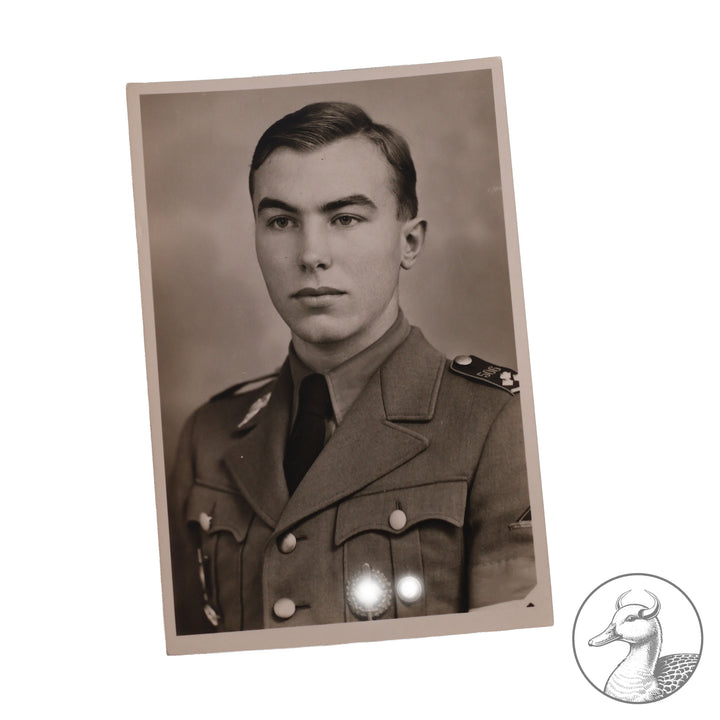 Originales Portrait eines Wiener HJ&nbsp; Führers im Bann 506 Wien-Südwest.

Authentisches und seltenes Zeitdokument aus dem Zeitraum des Dritten Reiches. Seltenes HJ Portrait eines Mitgliedes der HJ vor 1933.