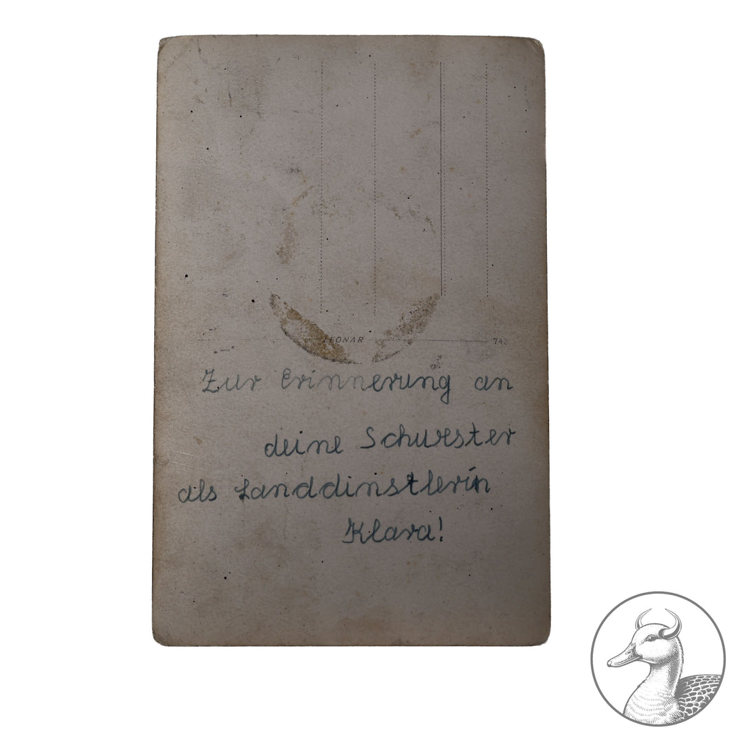 Originales Portrait eines BDM Mädels&nbsp;

Authentisches und seltenes Zeitdokument aus dem Zeitraum des Dritten Reiches. Seltenes Motiv BDM Jacke&nbsp; mit Effekten.