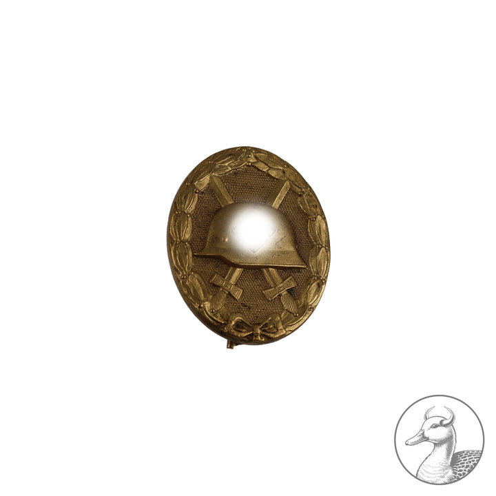 Der kleine Nachlass besteht aus einem unmarkierten VWA in Gold&nbsp; Buntmetall mit der dazugehörigen Urkunde unterschrieben vom Abteilungskommandeur sowie einem unmarkierten EK 2 am Band ,auch mit der Verleihungsurkunde unterschrieben vom&nbsp; Eichenlaubträger und Kommandeur der 336.Inf.Division&nbsp; Walther Lucht.

Seltener kleiner Nachlass eines Artillerie Offiziers im guten sammelwürdigem Zustand.