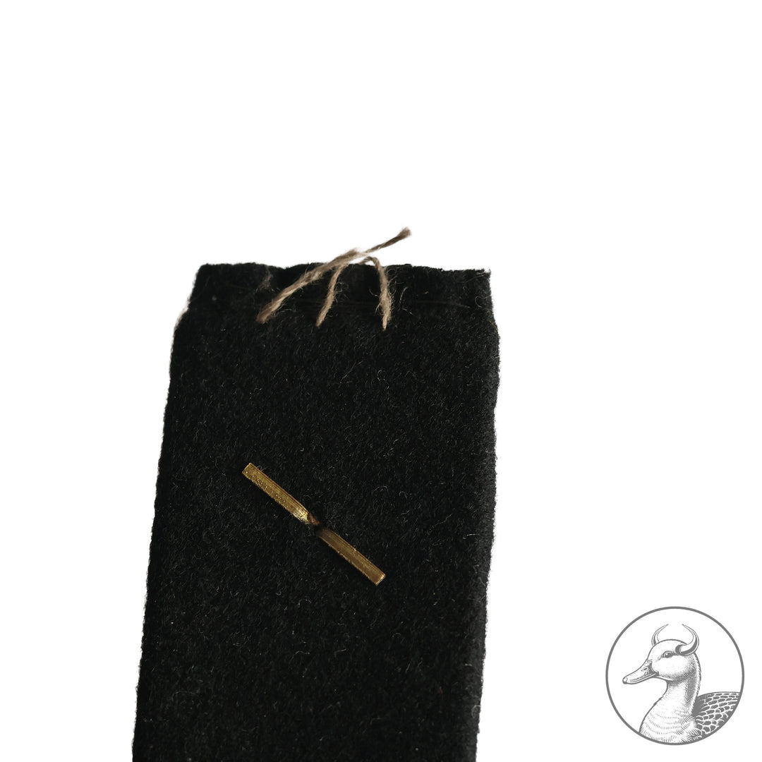 Schulterstücke zum Einnähen für einen Hauptmann der Pioniereinheiten.

Schönes stimmiges Set im guten Zustand.