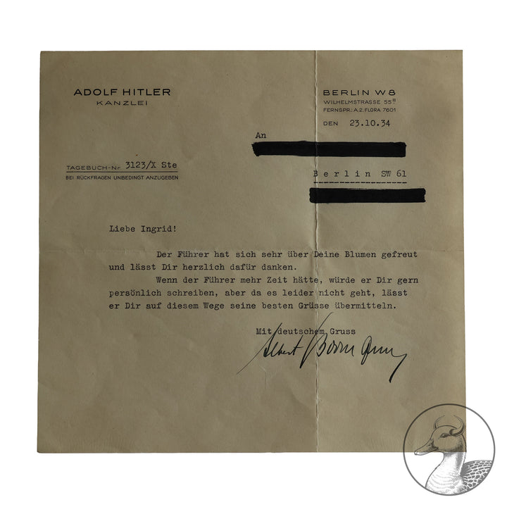 Dankesbrief von der Kanzlei Adolf Hitlers an eine Frau aus Berlin, die Hitler Blumen geschickt hat. Nachname und Adresse wurden von der Familie nach dem Krieg unkenntlich gemacht. Unterschrieben wurde der Brief von Albert Bormann, damals persönlicher Adjutant Hitlers und Bruder von Martin Bormann.

Authentisches und seltenes Zeitdokument.