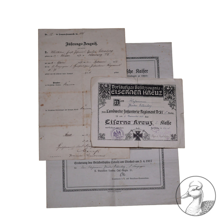 Seltene Gruppe Ostfront Kampf in der Ukraine 1917.

Urkunde zum EK 2 und ein seltenes Erinnerungsblatt über die Einnahme des Brückenkopfes Toboly am Stochod Ukraine, an der das Landwehr Regiment 31 beteiligt war. Dazu noch ein Führungszeugniss des Soldaten.