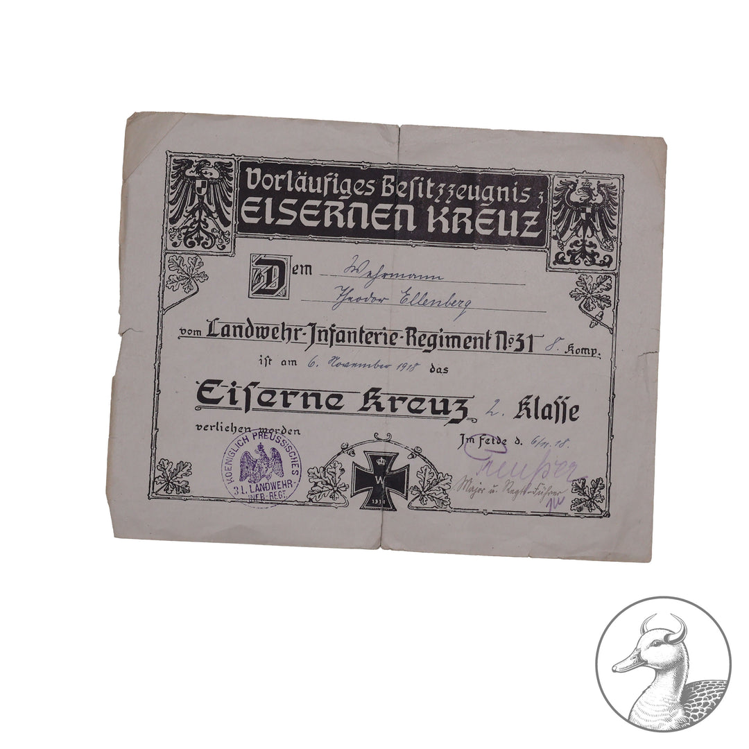 Seltene Gruppe Ostfront Kampf in der Ukraine 1917.

Urkunde zum EK 2 und ein seltenes Erinnerungsblatt über die Einnahme des Brückenkopfes Toboly am Stochod Ukraine, an der das Landwehr Regiment 31 beteiligt war. Dazu noch ein Führungszeugniss des Soldaten.