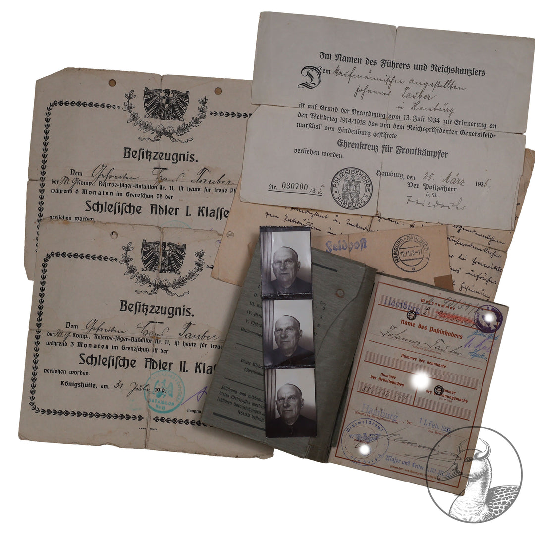 Dokumentengruppe Gruppe des Soldaten Tauber Johannes.

Interessante Gruppe, da Tauber Dienst im Grenzschutz Schlesien tat und dafür mit beiden Schlesischen Adler 1. und zweite Klasse ausgezeichnet wurde. Dazu einige Dokumente und sein Wehrpass.