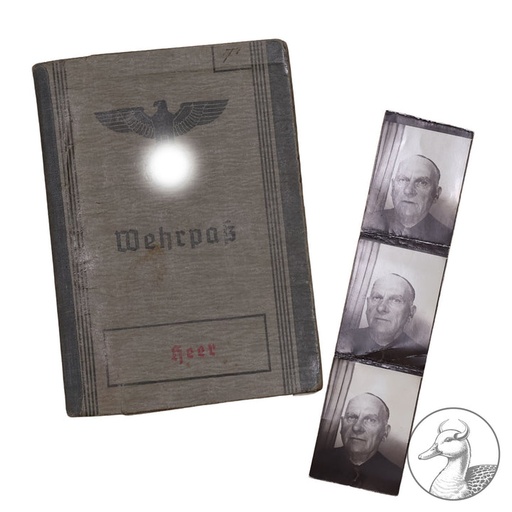 Dokumentengruppe Gruppe des Soldaten Tauber Johannes.

Interessante Gruppe, da Tauber Dienst im Grenzschutz Schlesien tat und dafür mit beiden Schlesischen Adler 1. und zweite Klasse ausgezeichnet wurde. Dazu einige Dokumente und sein Wehrpass.