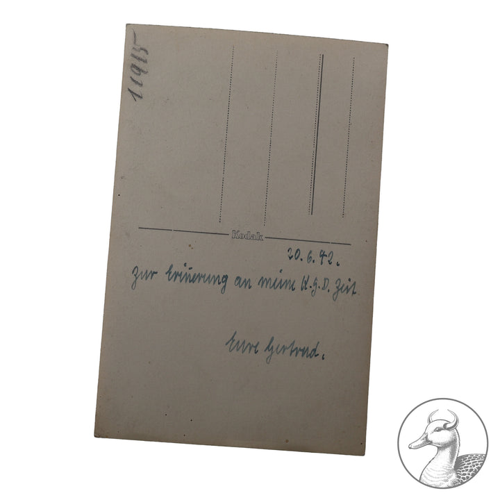 Gruppe eines RAD Mädels, die bei der Reichsbahn im Einsatz war . Mützenabzeichen&nbsp; Technischer Dienst elektrisch Buntmetall mit dem seltenen Trägerfoto und einer Werkzeitung der Stuttgarter Straßenbahn AG .