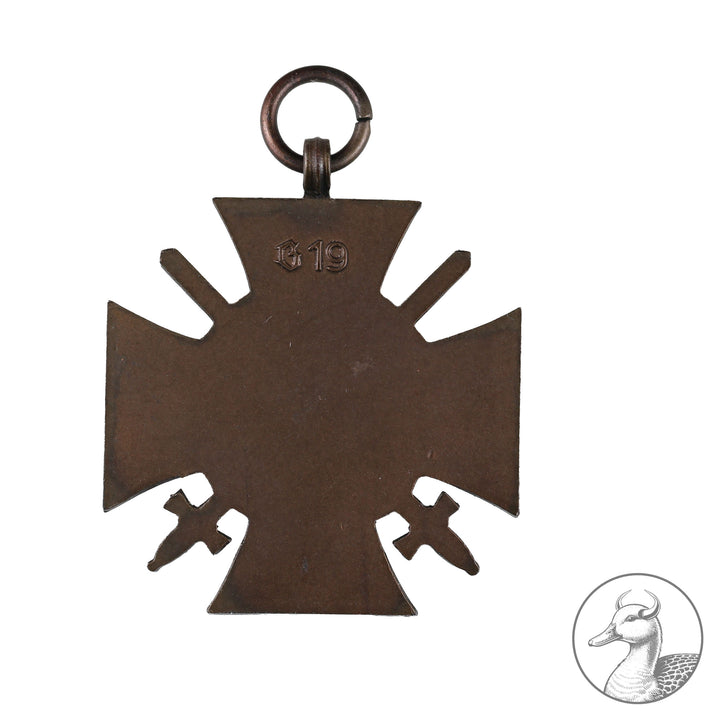 Eisernes Kreuz 2. Klasse 1914 und Ehrenkreuz für Frontkämpfer mit Band im Etui.

Sehr schönes Original Set eines Eisernen Kreuzes 2. Klasse und dem Frontkämpfer Ehrenkreuz des 1. Weltkrieges 1914-1918. Beide Auszeichnungen mit Band im guten Zustand im zeitgenössischen Etui. Das Etui ebenfalls im sehr guten Zustand mit rotem Samt.