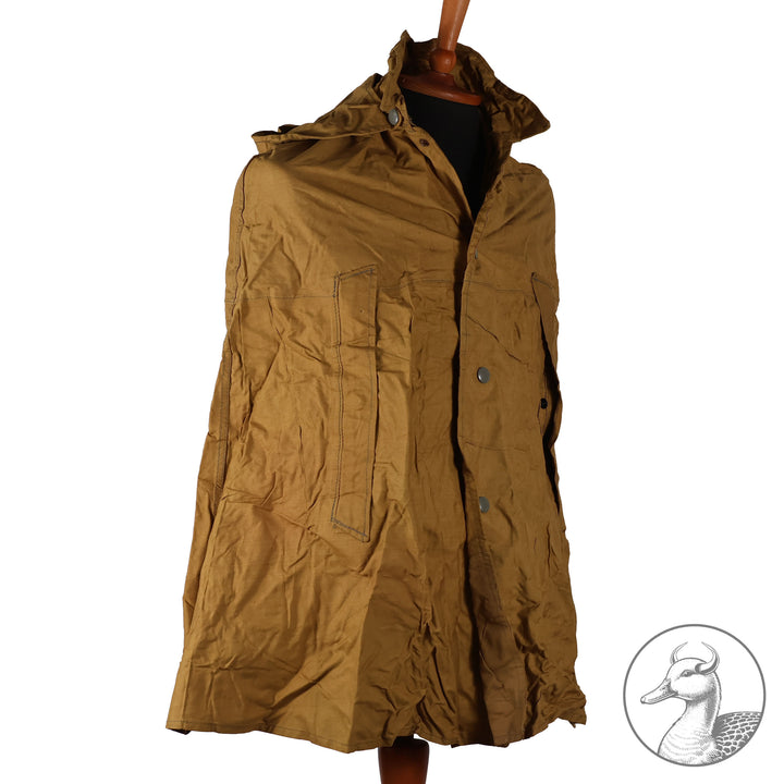 Originaler gummierter Regenumhang der Hitlerjugend

Fertigung aus braunem gummiertem Stoff.
Alle Knöpfe vorhanden.

Produktdetails&nbsp;

Typ: Regenmantel HJ
Hersteller: nicht bekannt
Material: Gummierter Stoff
Zustand: 1-2