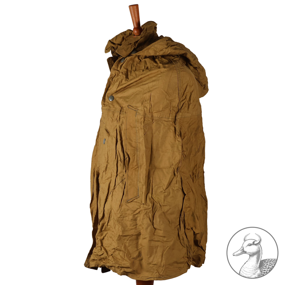 Originaler gummierter Regenumhang der Hitlerjugend

Fertigung aus braunem gummiertem Stoff.
Alle Knöpfe vorhanden.

Produktdetails&nbsp;

Typ: Regenmantel HJ
Hersteller: nicht bekannt
Material: Gummierter Stoff
Zustand: 1-2