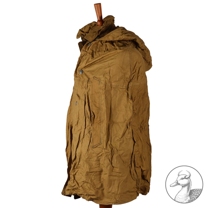 Originaler gummierter Regenumhang der Hitlerjugend

Fertigung aus braunem gummiertem Stoff.
Alle Knöpfe vorhanden.

Produktdetails&nbsp;

Typ: Regenmantel HJ
Hersteller: nicht bekannt
Material: Gummierter Stoff
Zustand: 1-2