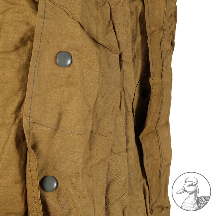 Originaler gummierter Regenumhang der Hitlerjugend

Fertigung aus braunem gummiertem Stoff.
Alle Knöpfe vorhanden.

Produktdetails&nbsp;

Typ: Regenmantel HJ
Hersteller: nicht bekannt
Material: Gummierter Stoff
Zustand: 1-2