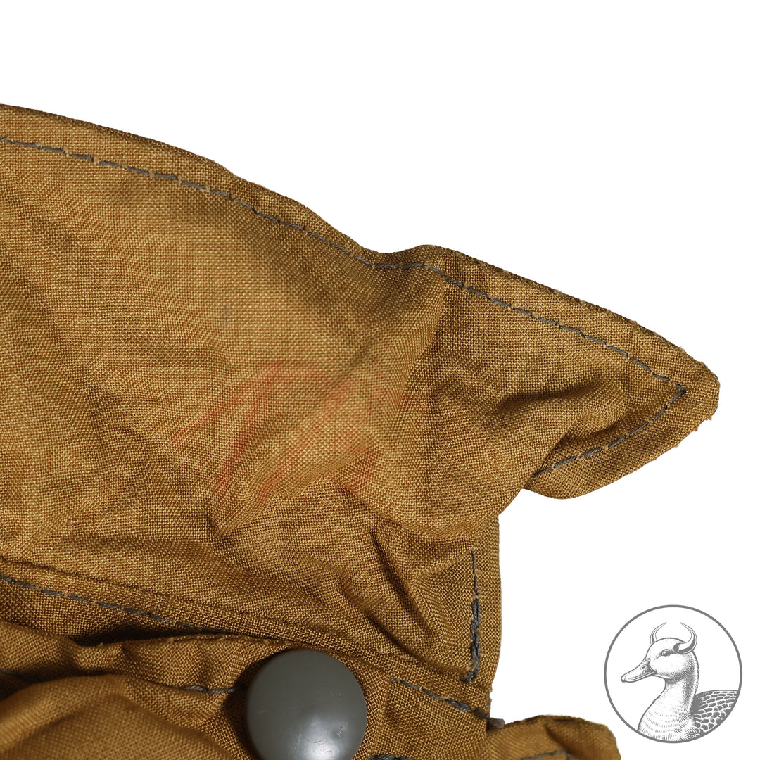 Originaler gummierter Regenumhang der Hitlerjugend

Fertigung aus braunem gummiertem Stoff.
Alle Knöpfe vorhanden.

Produktdetails&nbsp;

Typ: Regenmantel HJ
Hersteller: nicht bekannt
Material: Gummierter Stoff
Zustand: 1-2