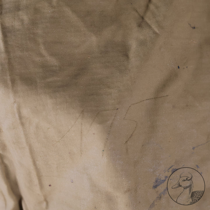 Originaler gummierter Regenumhang der Hitlerjugend

Fertigung aus braunem gummiertem Stoff.
Alle Knöpfe vorhanden.

Produktdetails&nbsp;

Typ: Regenmantel HJ
Hersteller: nicht bekannt
Material: Gummierter Stoff
Zustand: 1-2