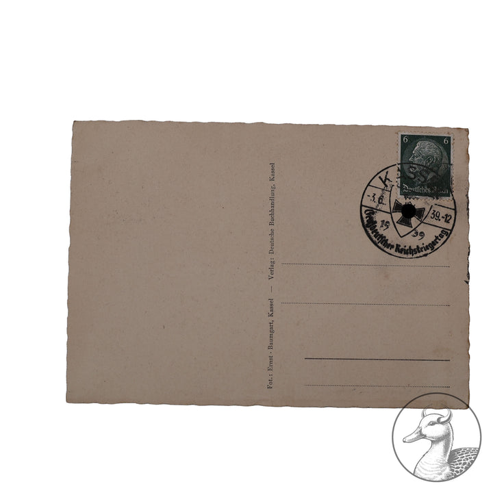 Postkarte Fotografie "Großer Reichskriegertag Kassel 1939"

Adolf Hitler mit dem Führer des Kriegerbunds Wilhelm Reinhard - Ernst Baumgart Kassel. Ansichtskartengröße.