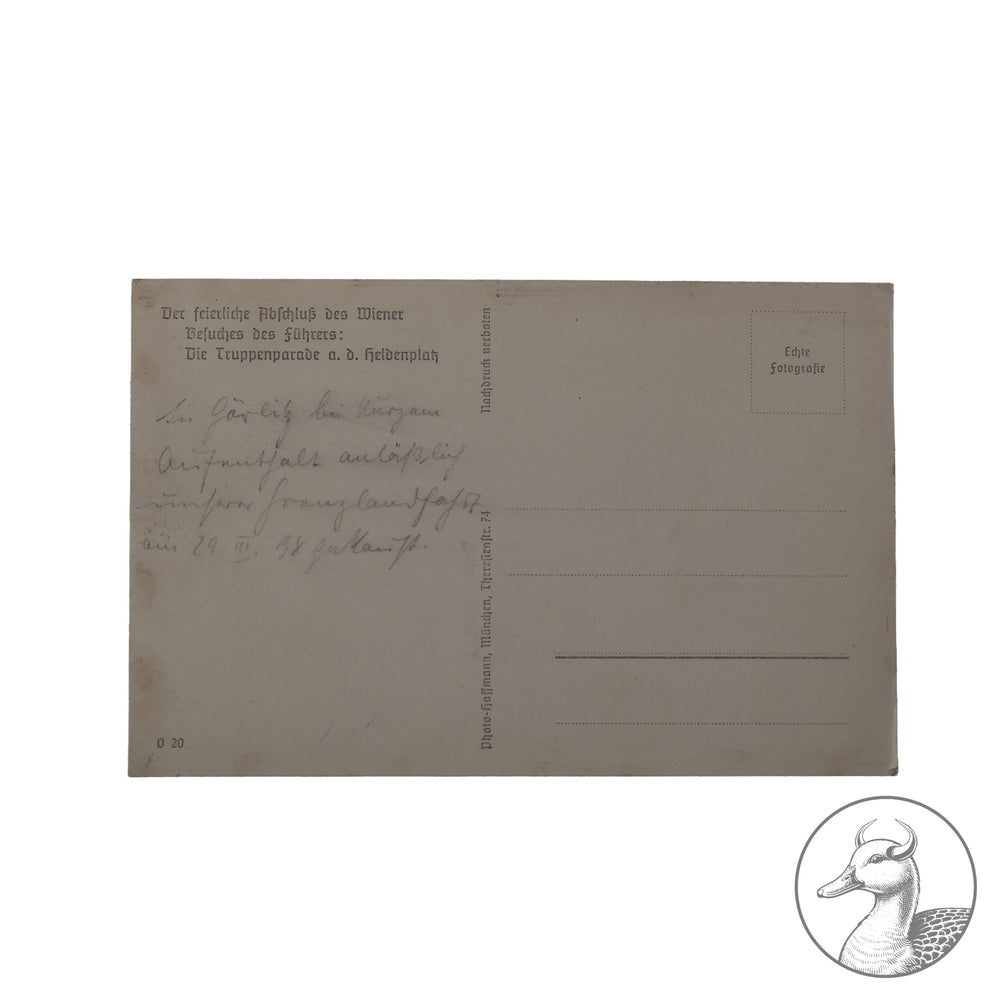 Hoffmann Postkarte Hitler und Himmler in Wien 1938

Hoffmann Karte im guten Zustand,ungelaufen