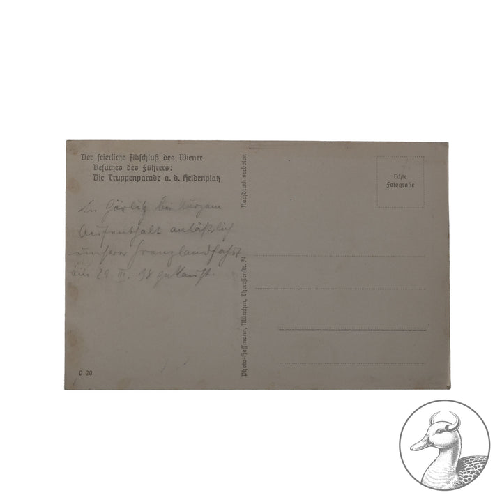 Hoffmann Postkarte Hitler und Himmler in Wien 1938

Hoffmann Karte im guten Zustand,ungelaufen