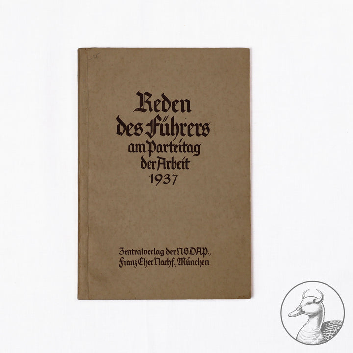 Reden des Führers am Parteitag der Arbeit 1937 Zentralverlag der NSDAP&nbsp;

Heft mit Reden des Führers am Parteitag der Arbeit 1937 - herausgegeben von dem Zentralverlag der NSDAP, Franz Eher Nachf. München 1938.&nbsp;103 Seiten.