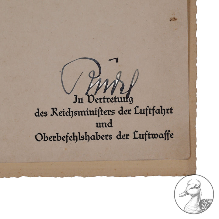 Große Beförderungsurkunde für einen Regierungsbaurat, der für die Luftwaffe tätig war.

Ausgestellt 1941 in Berchtesgaden, mit Faksimile Unterschrift Hitlers im guten sammelwürdigem Zustand