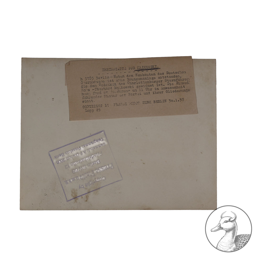 Presseillustrationen von SA-Mann Hans E. Maikowski&nbsp;

Führer des SA-Sturms 33 in Berlin Charlottenburg. Ermordet 30. Januar 1933.

Presse Foto GmbH Berlin: Ehrenstätte für Maikowski 1937

Presse Weltbild GmbH Berlin: Kranzniederlegung am Grabe Maikowskis 1937

Presseillustrationen Hoffmann Berlin: Gedenkfeier für Hans Maikowski 30. Januar 1937