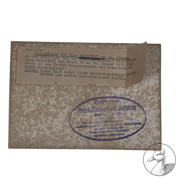 Presseillustrationen von SA-Mann Hans E. Maikowski&nbsp;

Führer des SA-Sturms 33 in Berlin Charlottenburg. Ermordet 30. Januar 1933.

Presse Foto GmbH Berlin: Ehrenstätte für Maikowski 1937

Presse Weltbild GmbH Berlin: Kranzniederlegung am Grabe Maikowskis 1937

Presseillustrationen Hoffmann Berlin: Gedenkfeier für Hans Maikowski 30. Januar 1937