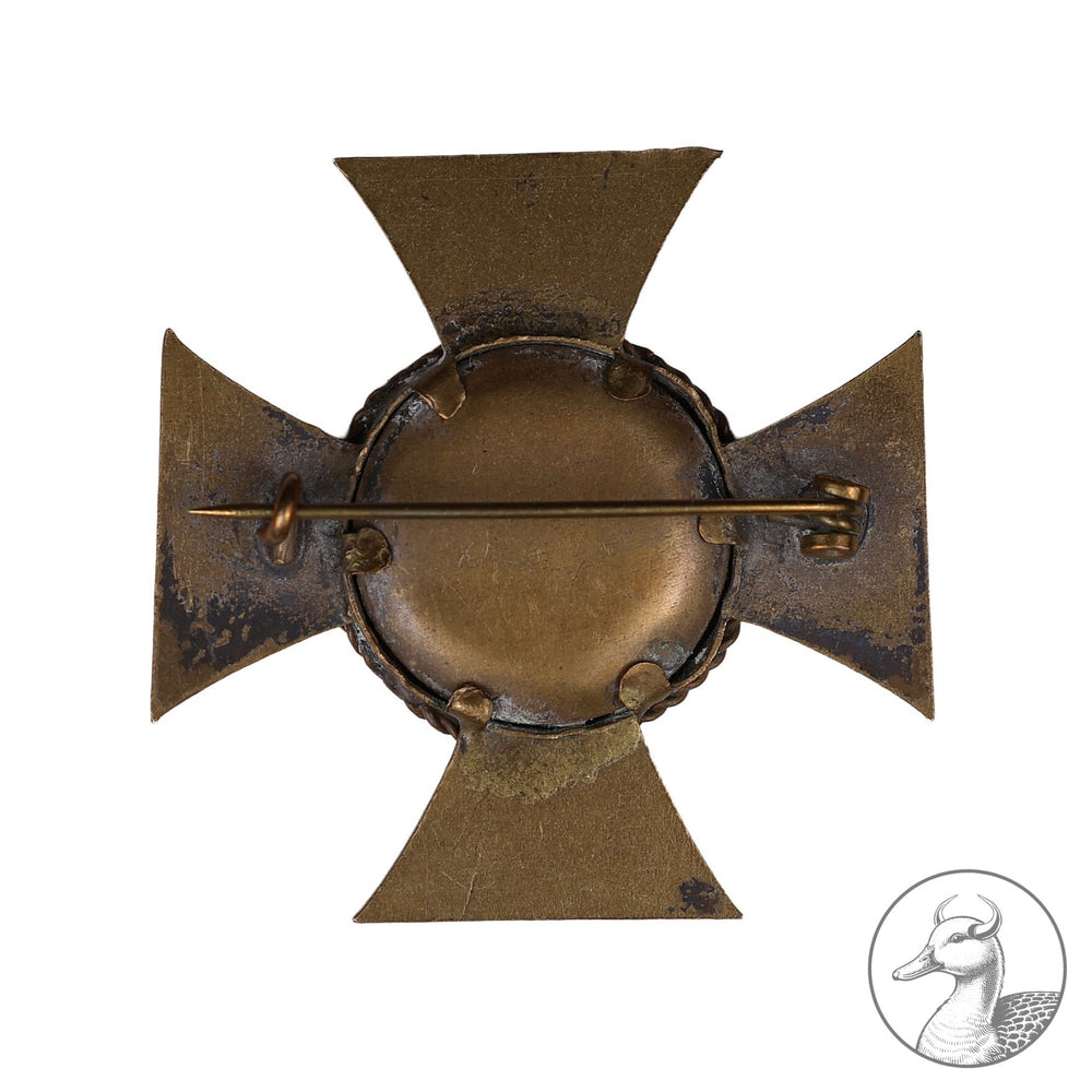 Patriotisches Erinnerungskreuz Eisernes Kreuz Soldatenbild

Patriotisches Erinnerungskreuz 1914 in Form des Eisernen Kreuzes, mit eingelegten Foto. Maße: 4 x 4 cm.