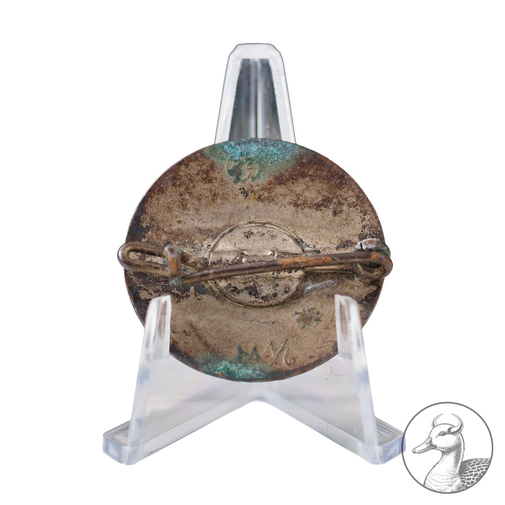 Parteiabzeichen der NSDAP RZM M 1/6 Karl Hensler, Pforzheim

Parteiabzeichen. Markiert mit Hersteller, altersbedingte Patina.