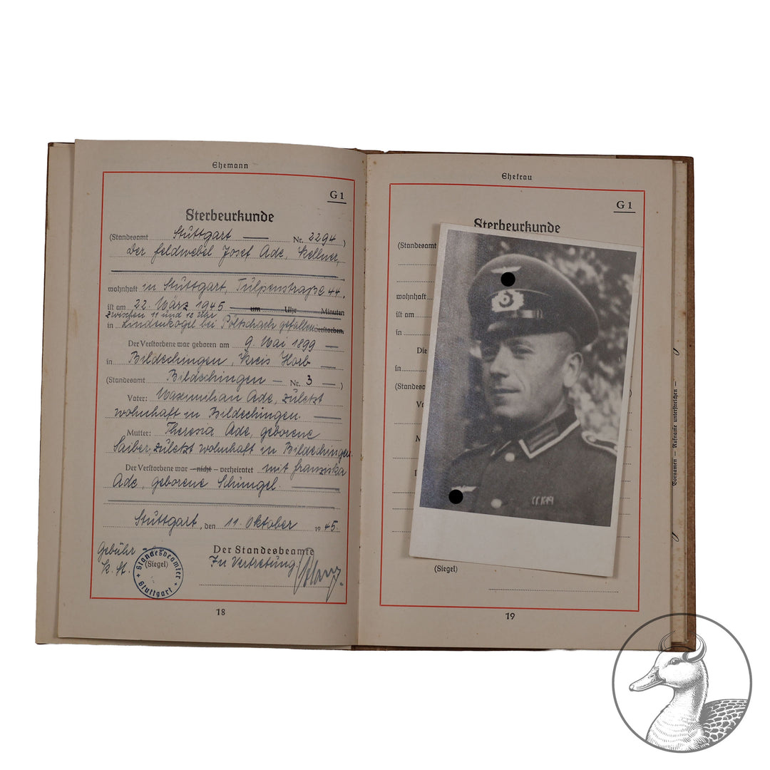 Deutsches Einheits-Familienstammbuch wohnhaft Stuttgart Feldwebel Portrait und Teilabschrift

Persönlicher kleiner Nachlass - Stammbuch inkl. Portrait des Feldwebels und der Meldung an seine Frau März 1945.