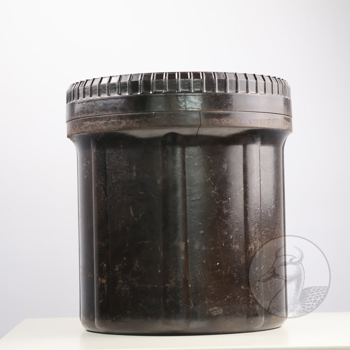 Zum Verkauf Originale Schraubdeckeldose aus Bakelit der Wehrmacht 1944 für die Kartuschen-Vorlage zur 15cm Feldhaubitze 13 leichter Riss oben bis zum Dosenboden 2/3 senkrecht verlaufend