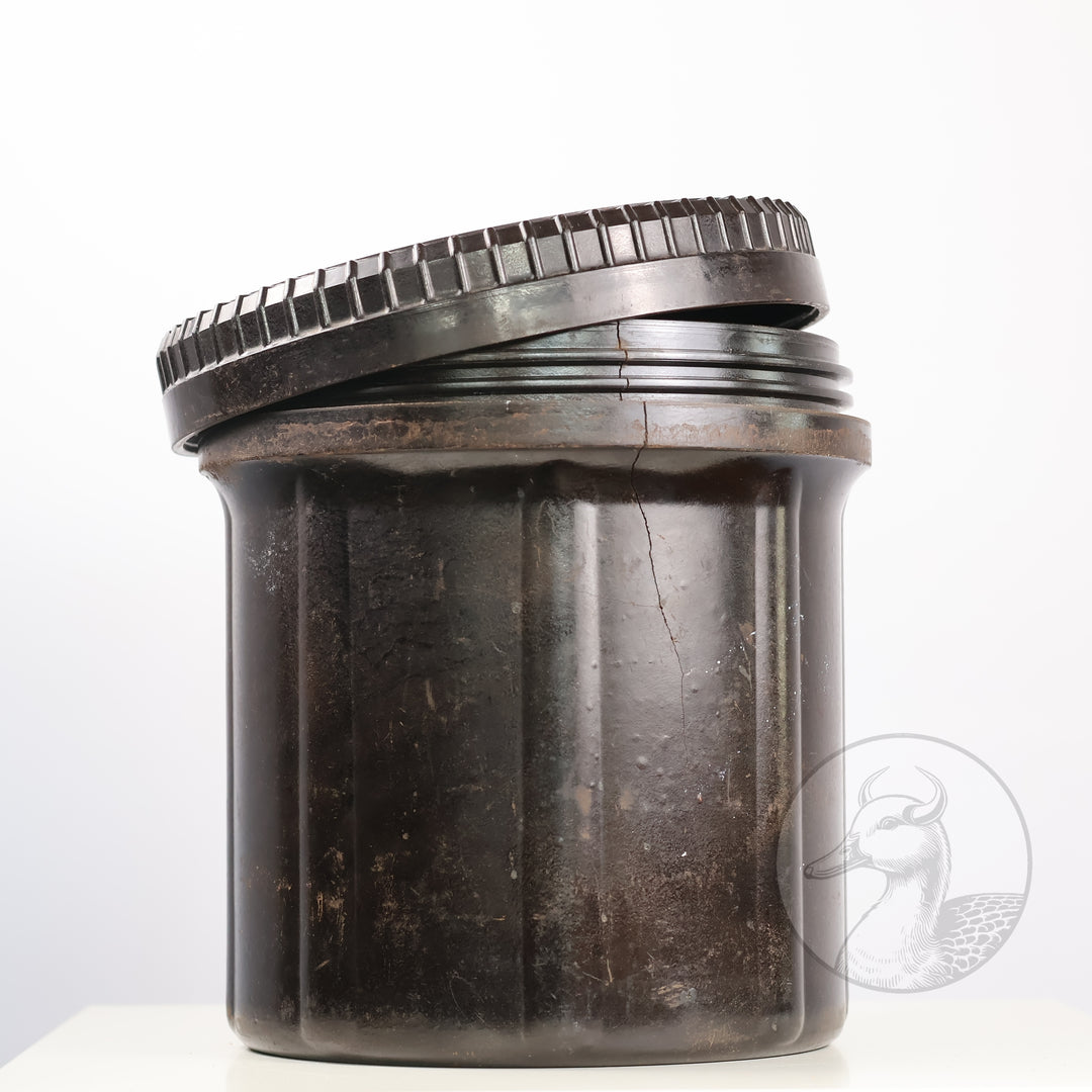 Zum Verkauf Originale Schraubdeckeldose aus Bakelit der Wehrmacht 1944 für die Kartuschen-Vorlage zur 15cm Feldhaubitze 13 leichter Riss oben bis zum Dosenboden 2/3 senkrecht verlaufend