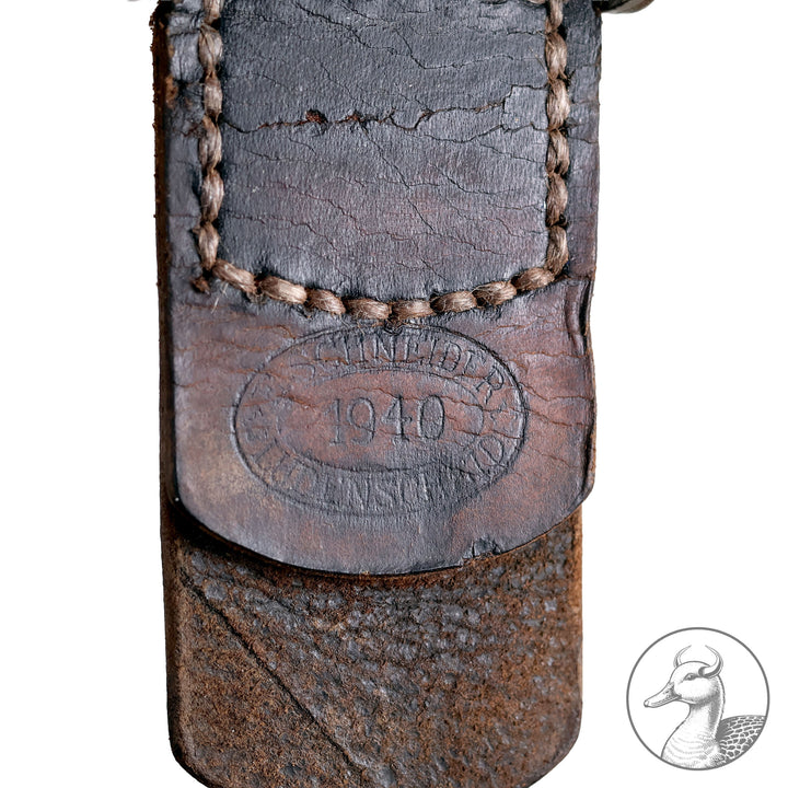 Koppelschloss der Wehrmacht in Eisen für Mannschaften mit vom Hersteller geprägter Lederzunge (E. Schneider - Lüdenscheid) "Gott mit uns"