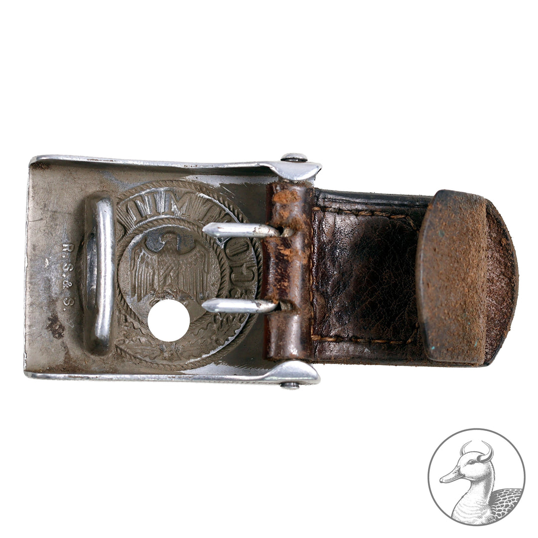 Typ:&nbsp; Koppelschloss Heer
Hersteller: Richard Sieper und Söhne
Zustand: stärkere Gebrauchsspuren an Schloss, am Hoheitsabzeichen wurde gefeilt