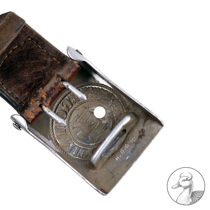 Typ:&nbsp; Koppelschloss Heer
Hersteller: Richard Sieper und Söhne
Zustand: stärkere Gebrauchsspuren an Schloss, am Hoheitsabzeichen wurde gefeilt