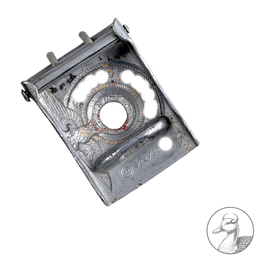 Typ: Koppelschloss der Waffen-SS Aluminium
Hersteller: RZM 822/37 Richard Sieper und Söhne Lüdenscheid
Zustand: Hoheitsabzeichen abgeschliffen;, sammelwürdig