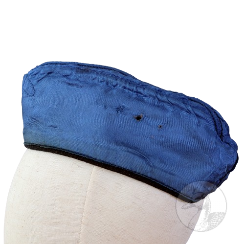 Originaler Nachlass U-Boot Mann U179 + Schiffchen, 3 Fotografien, Mützenband und Holzrelief Laboe Ehrenmal