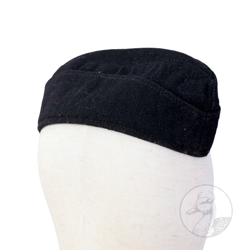 Originaler Nachlass U-Boot Mann U179 + Schiffchen, 3 Fotografien, Mützenband und Holzrelief Laboe Ehrenmal